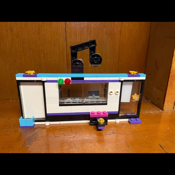 Lego Friends Pop Star Recording Studio 🎶 - Picture 6 of 10